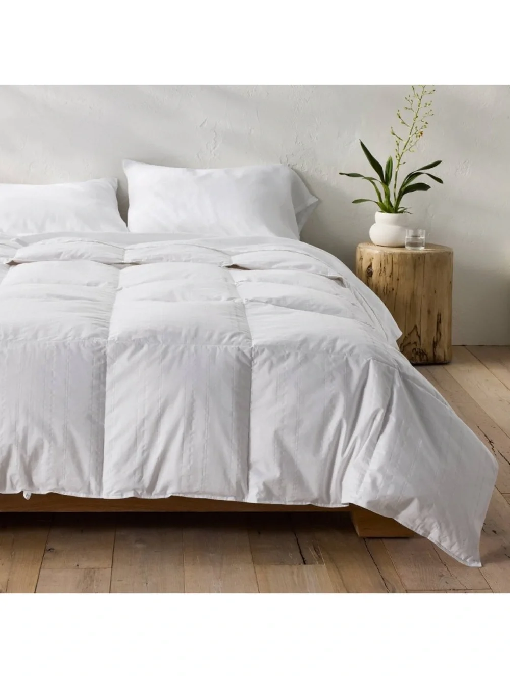Casaluna F/Q All Season Weight Premium Down Comforter